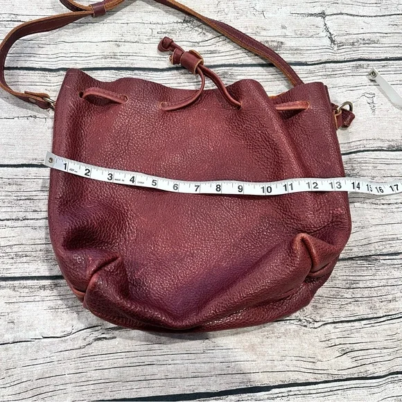 Portland Leather Goods Nutmeg Pebbled Leather Bucket Bag - Picture 8 of 9